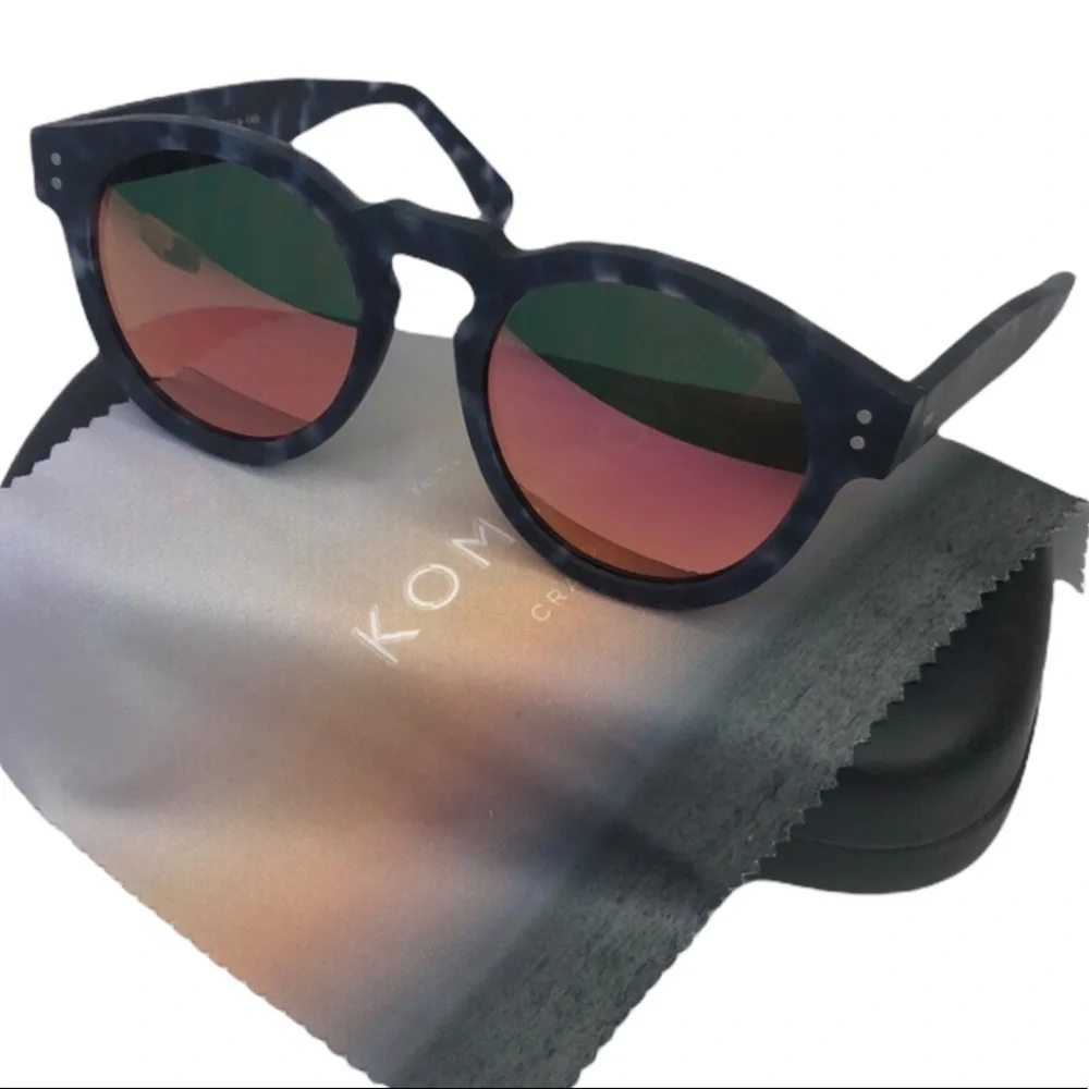 Komono Round Sunglasses in Blue Tortoiseshell Frame with Pink Lenses